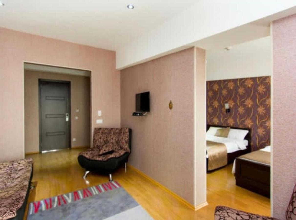 - Granada - Boutique Hotel - Tbilisi - Exterior foto